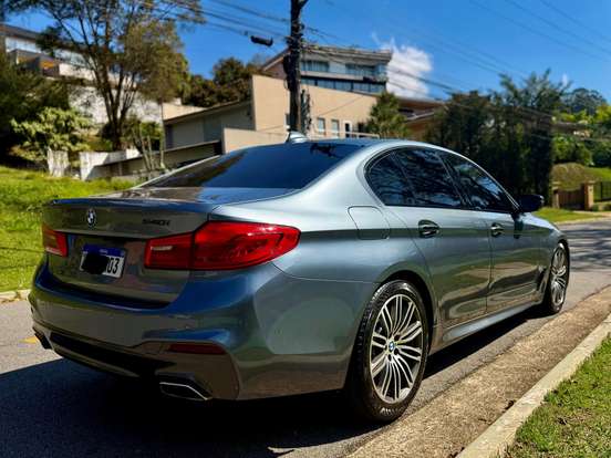 BMW-540i-3.0 24V TURBO GASOLINA M SPORT AUTOMÁTICO BMW-540i-2018