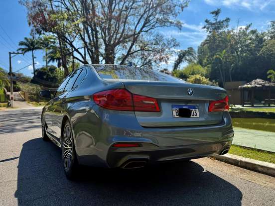 BMW-540i-3.0 24V TURBO GASOLINA M SPORT AUTOMÁTICO BMW-540i-2018