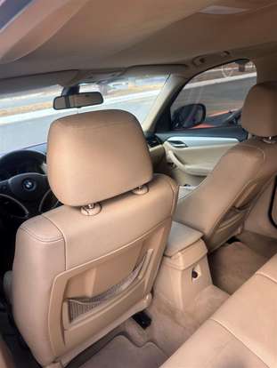 BMW-X1-2011