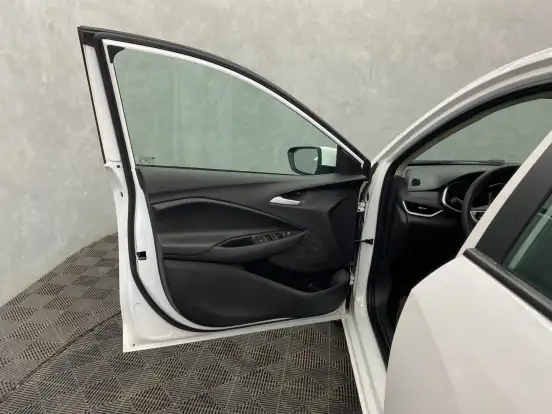 CHEVROLET-ONIX-2021
