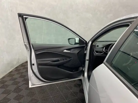 CHEVROLET-ONIX-2021