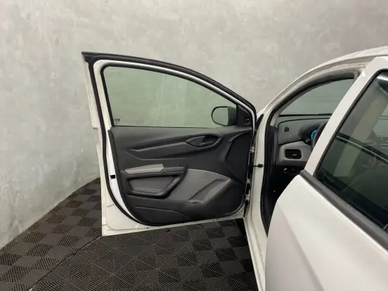 CHEVROLET-ONIX-2015