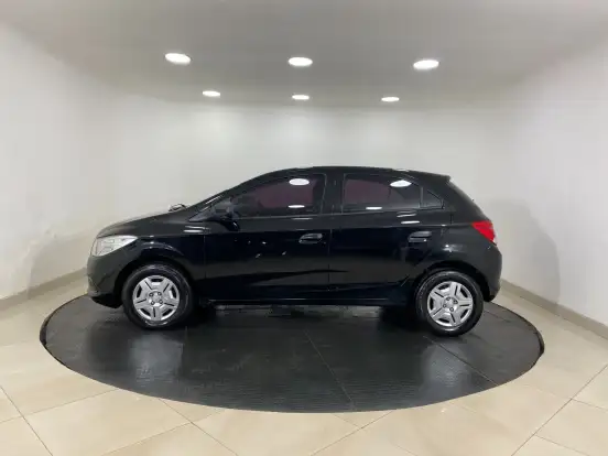 CHEVROLET-ONIX-2016