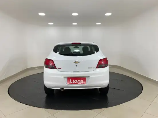 CHEVROLET-ONIX-2016