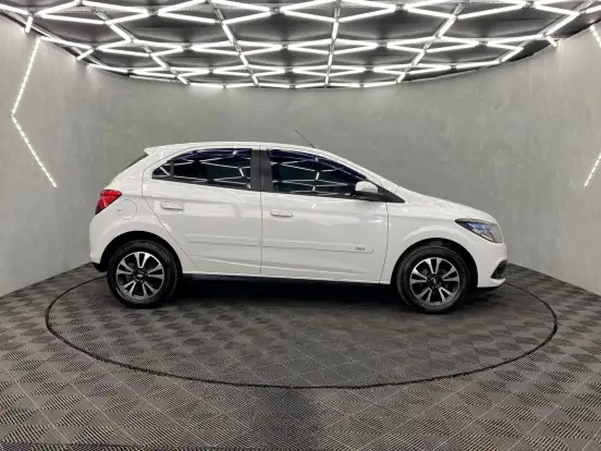CHEVROLET-ONIX-2014