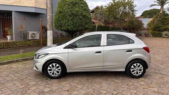 CHEVROLET-ONIX-2019
