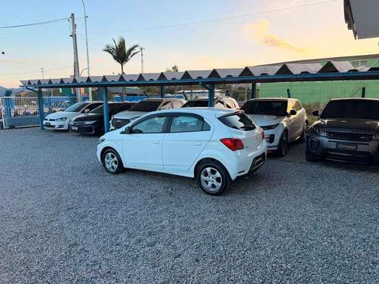 CHEVROLET-ONIX-1.4 MPFI ACTIV 8V FLEX 4P AUTOMÁTICO CHEVROLET-ONIX-2018