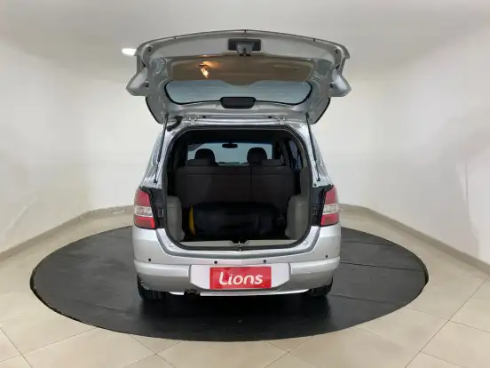 CHEVROLET-SPIN-2012