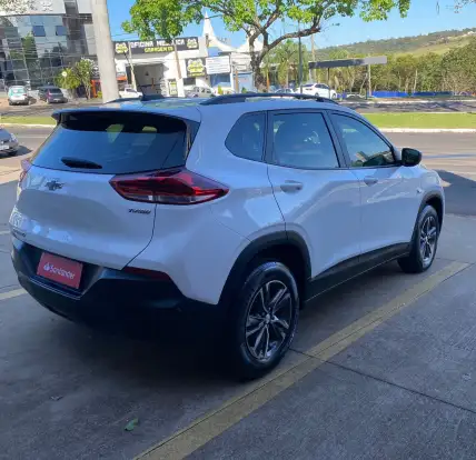 CHEVROLET-TRACKER-2020