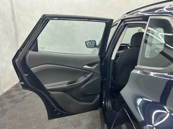 CHEVROLET-TRACKER-2023