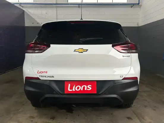 CHEVROLET-TRACKER-2023
