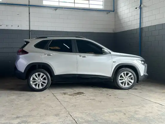 CHEVROLET-TRACKER-2023