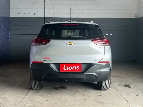 CHEVROLET-TRACKER-2023