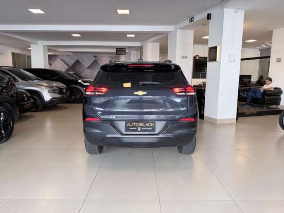 CHEVROLET-TRACKER-2024