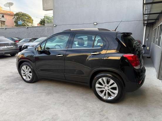 CHEVROLET-TRACKER-2018