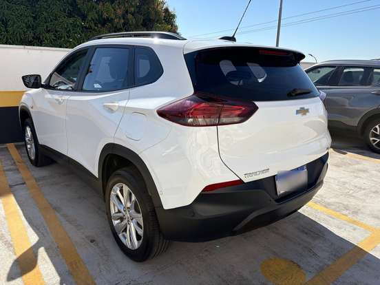 CHEVROLET-TRACKER-2023