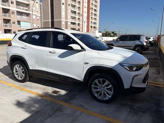 CHEVROLET-TRACKER-2023