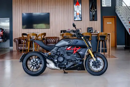 DUCATI-DIAVEL 1260 S-2023