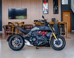 DUCATI DIAVEL 1260 S DUCATI DIAVEL 1260 S