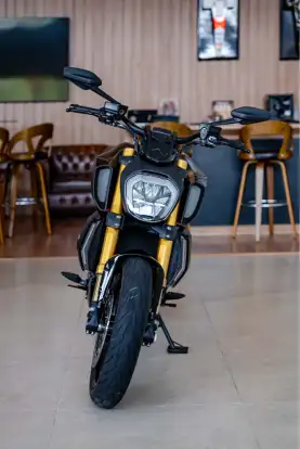 DUCATI-DIAVEL 1260 S-2023