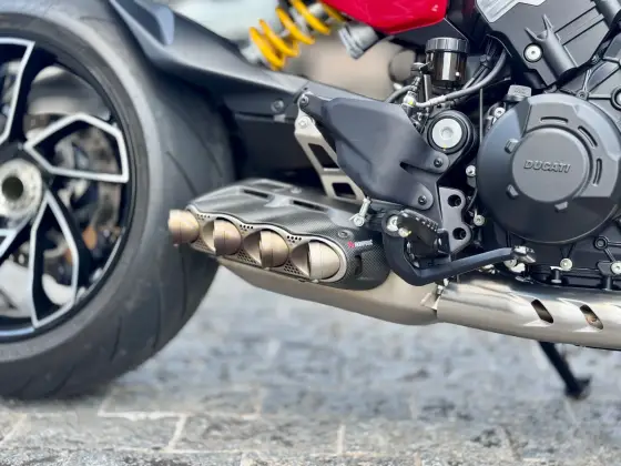 DUCATI DIAVEL V4 
