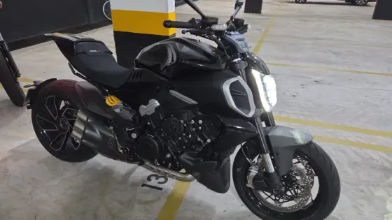 DUCATI DIAVEL V4 DUCATI DIAVEL V4