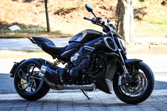 DUCATI DIAVEL V4 