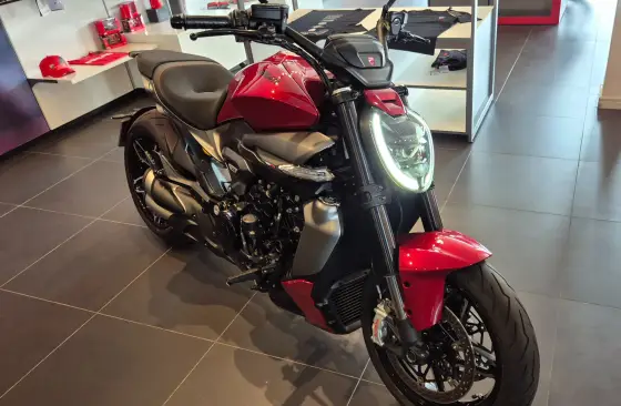 DUCATI XDIAVEL V4 