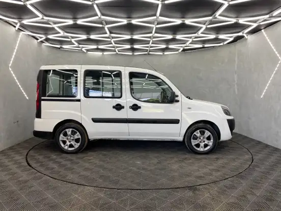 FIAT-DOBLÒ-1.8 MPI ESSENCE 16V FLEX 4P MANUAL FIAT-DOBLÒ-2020