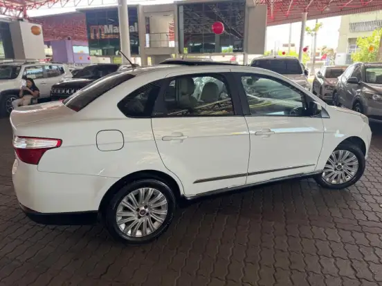 FIAT-SIENA-2015