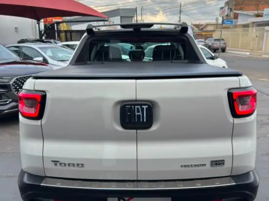 FIAT-TORO-1.3 TURBO 270 FLEX FREEDOM AT6 FIAT-TORO-2024