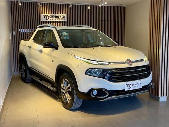 FIAT TORO 2.0 16V TURBO DIESEL VOLCANO 4WD AT9