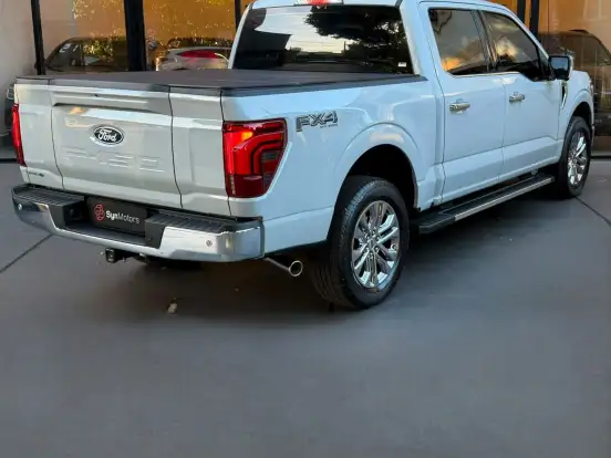 FORD-F-150-5.0 V8 GASOLINA CD LARIAT FX4 AUTOMÁTICO FORD-F-150-2024