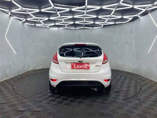 FORD-FIESTA-2015