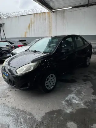 FORD FIESTA 1.6 ROCAM SEDAN 8V FLEX 4P MANUAL