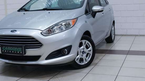 FORD-FIESTA-2015