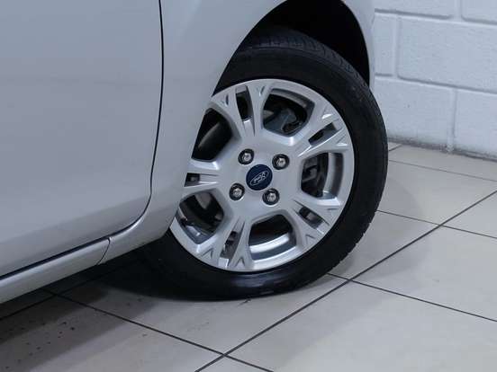 FORD-FIESTA-1.6 SE SEDAN 16V FLEX 4P MANUAL FORD-FIESTA-2015