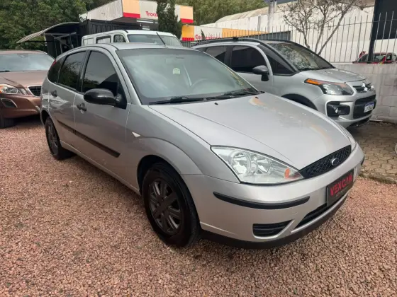 FORD FOCUS 2.0 GHIA 16V GASOLINA 4P AUTOMÁTICO FORD FOCUS 2.0 GHIA 16V GASOLINA 4P AUTOMÁTICO