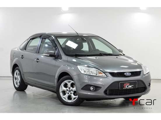 FORD-FOCUS-2012