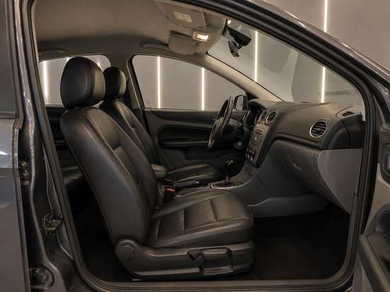 FORD-FOCUS-2013