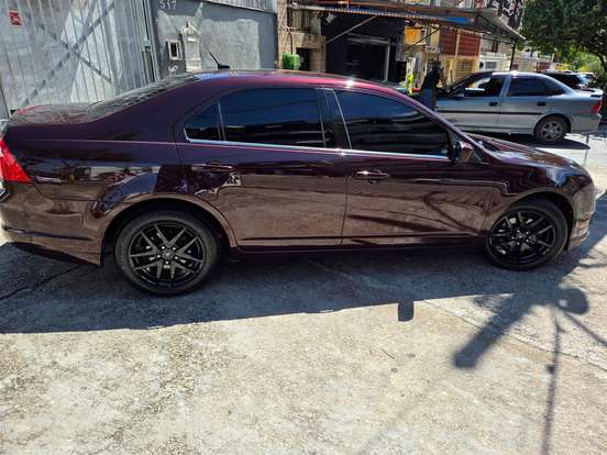 FORD-FUSION-2011