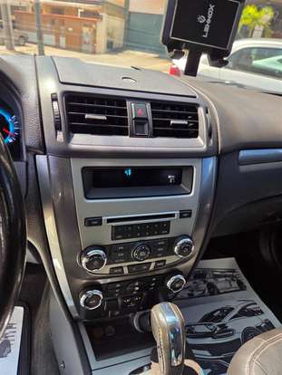 FORD-FUSION-2011