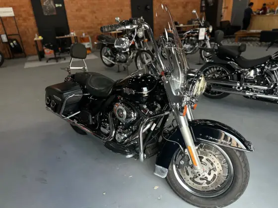 HARLEY-DAVIDSON ROAD KING CLASSIC HARLEY-DAVIDSON ROAD KING CLASSIC