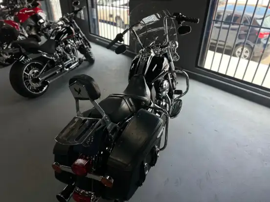 HARLEY-DAVIDSON-ROAD KING CLASSIC-2013