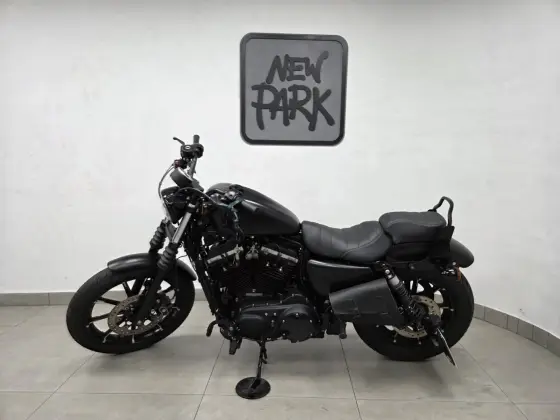 HARLEY-DAVIDSON SPORTSTER IRON 883 HARLEY-DAVIDSON SPORTSTER IRON 883