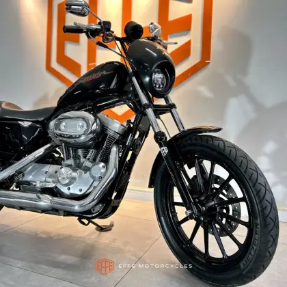 HARLEY-DAVIDSON SPORTSTER XL 883 