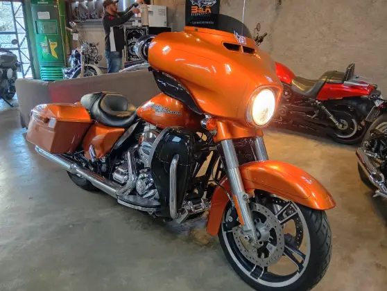 HARLEY-DAVIDSON STREET GLIDE HARLEY-DAVIDSON STREET GLIDE