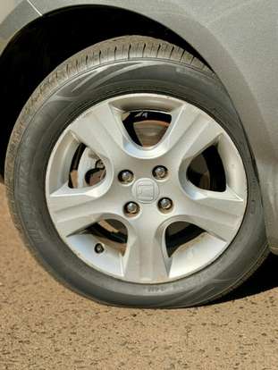 HONDA-FIT-2010