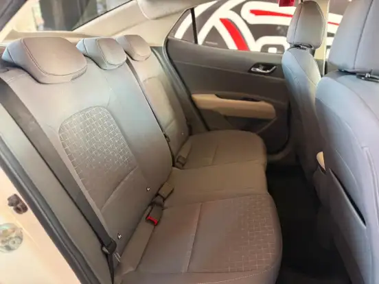 HYUNDAI-HB20S-2024