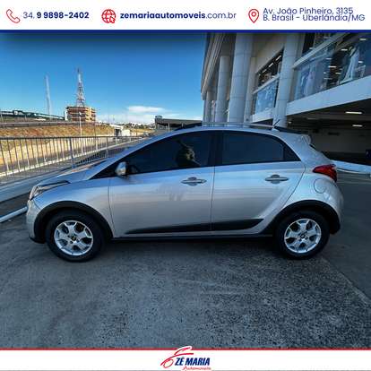 HYUNDAI-HB20X-2013